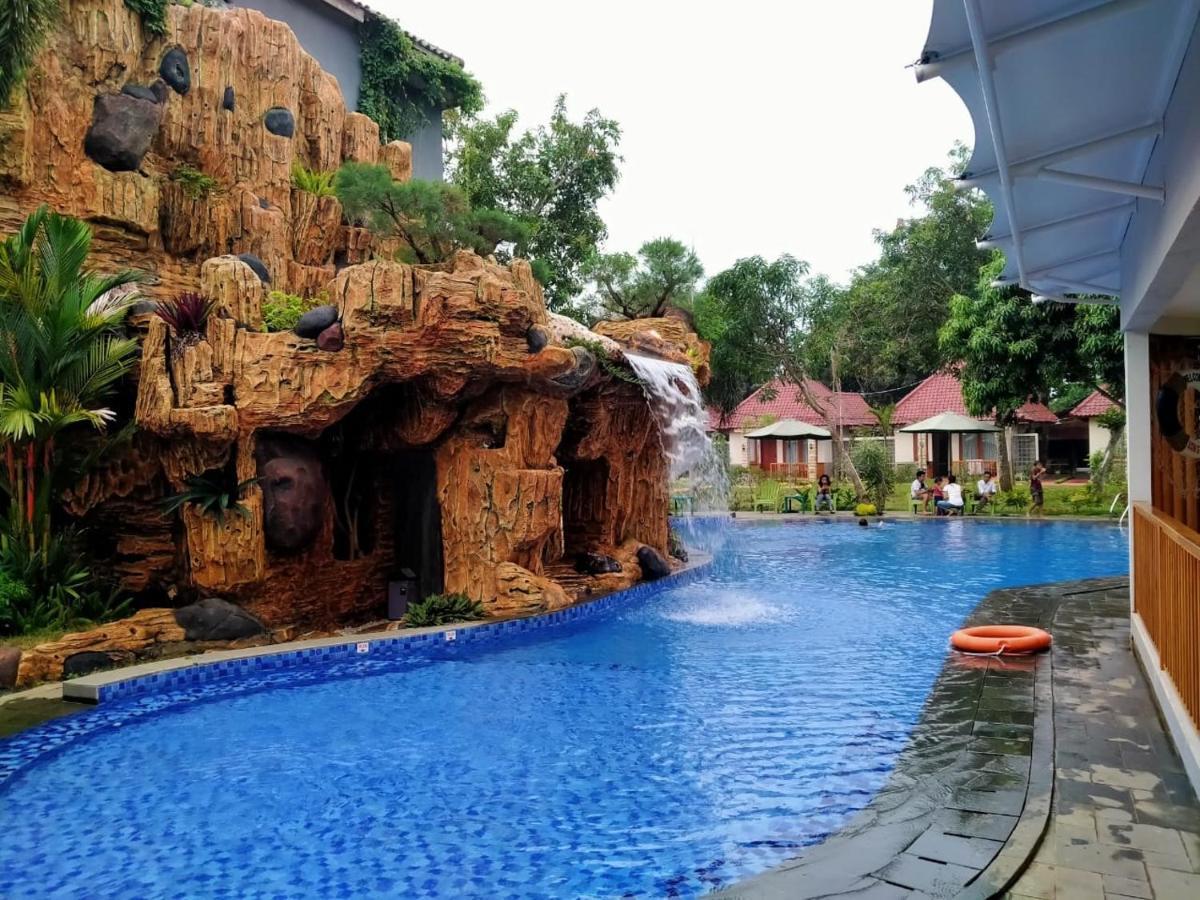 Long Beach Hotel Pangandaran Dış mekan fotoğraf