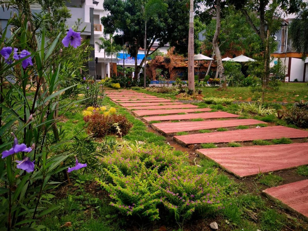 Long Beach Hotel Pangandaran Dış mekan fotoğraf